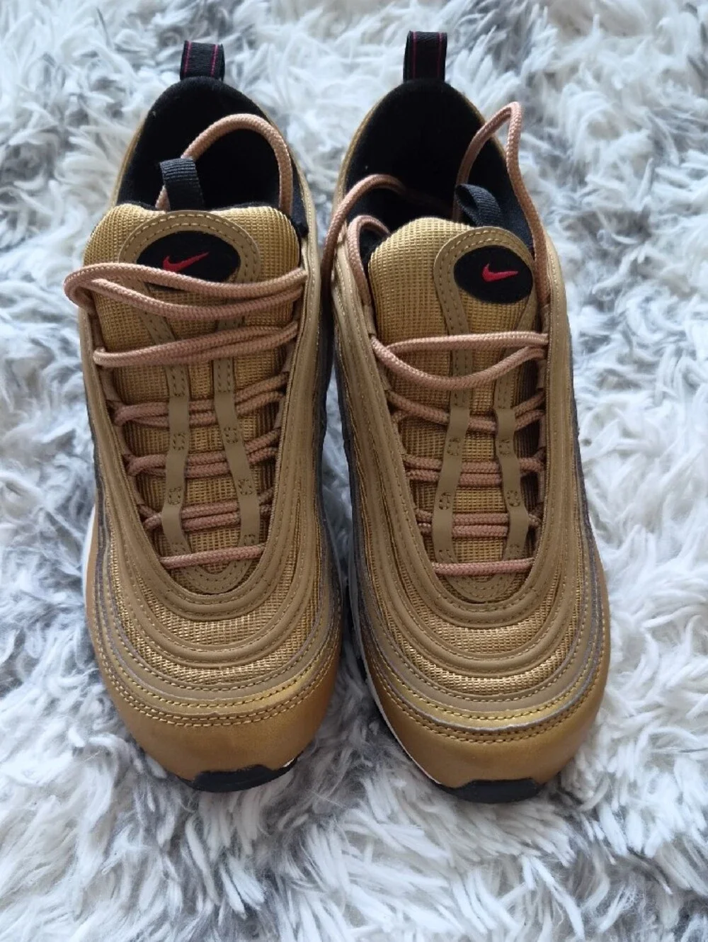 Nike sleek metallic